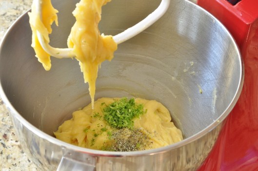Flavouring the zeppole dough