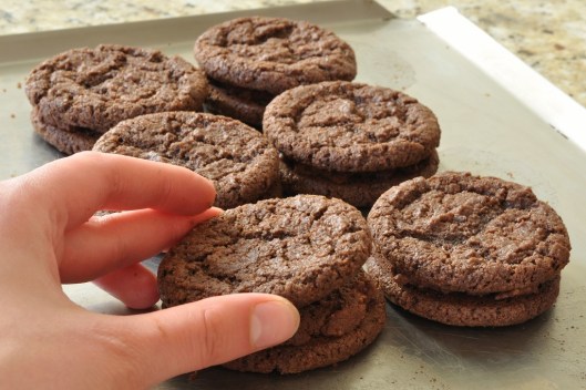 Press second cookie on top