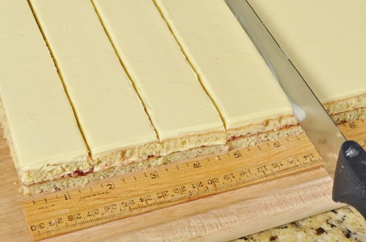Cutting the petit fours