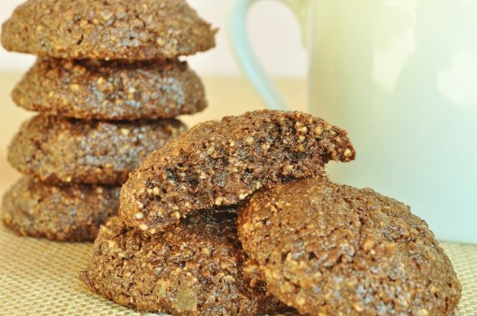 Date-Cashew Chocolate Drops