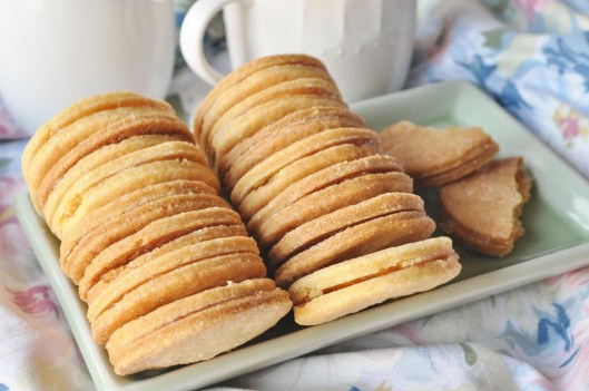 Rose-Pear Shorbread Cookies